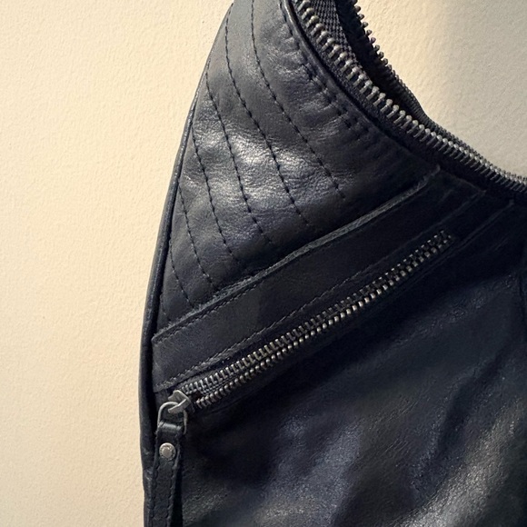 Chic Black genuine Leather Hobo Bag - Picture 3 of 6